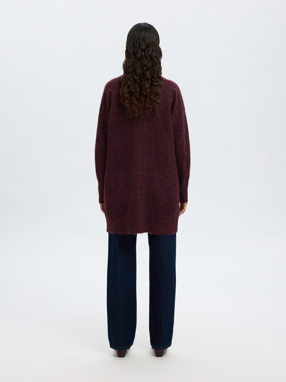 model_shot-back